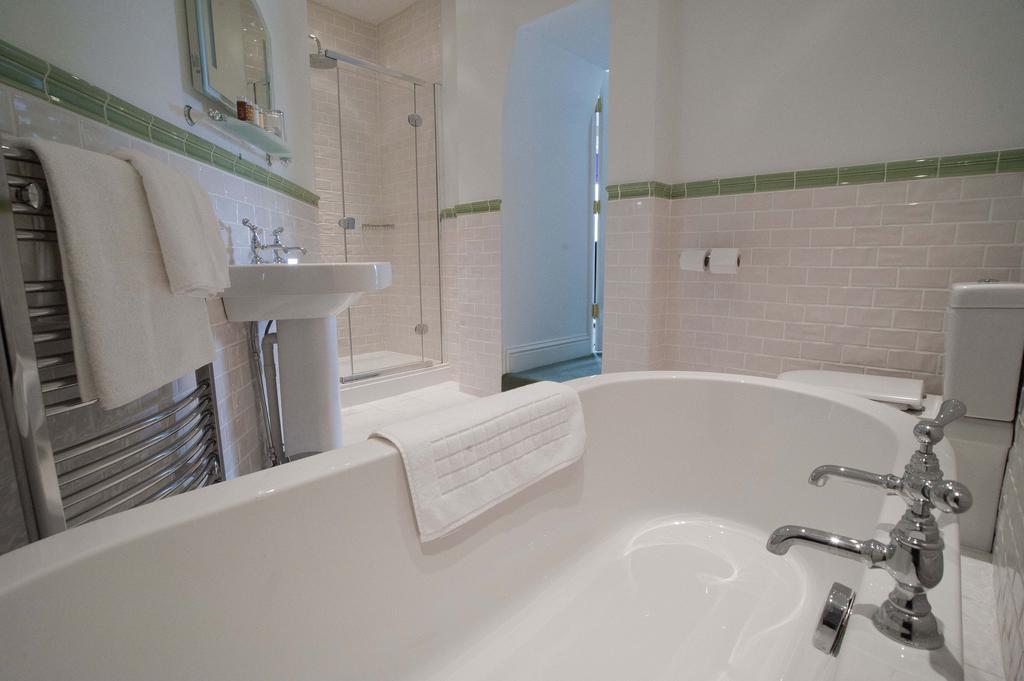 The Cleveland Tontine Hotel Northallerton Phòng bức ảnh